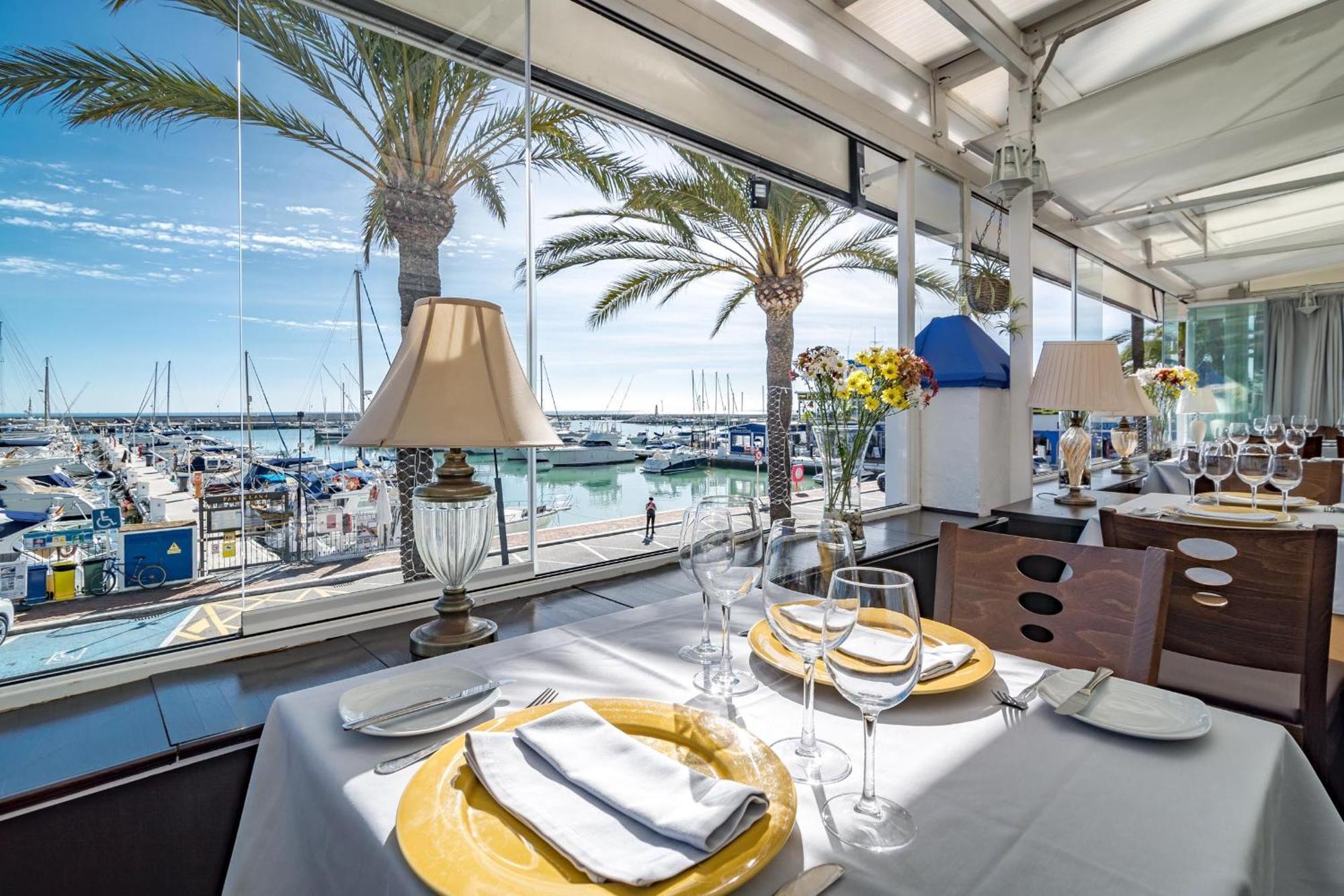 Cp - Modern Beachside Apartment In Estepona Ngoại thất bức ảnh